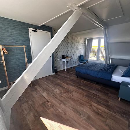 Bed and Breakfast Eetcafe Punt Roelofarendsveen Esterno foto